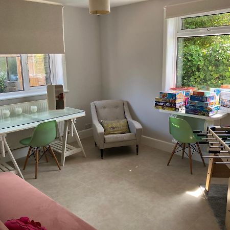 Beautiful 4 Double Bedroom House In Poole With Hot Tub, Near Sandbanks Exteriér fotografie