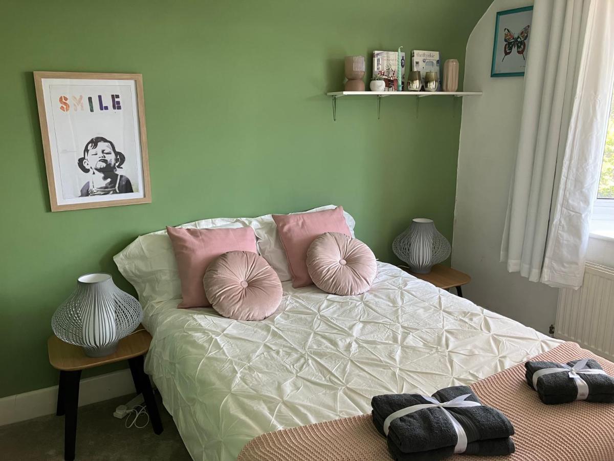 Beautiful 4 Double Bedroom House In Poole With Hot Tub, Near Sandbanks Exteriér fotografie
