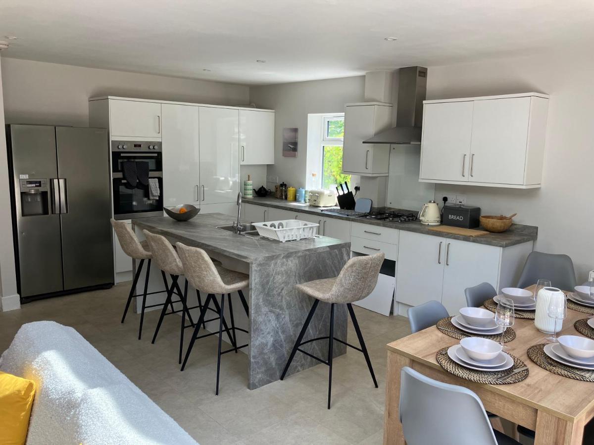 Beautiful 4 Double Bedroom House In Poole With Hot Tub, Near Sandbanks Exteriér fotografie