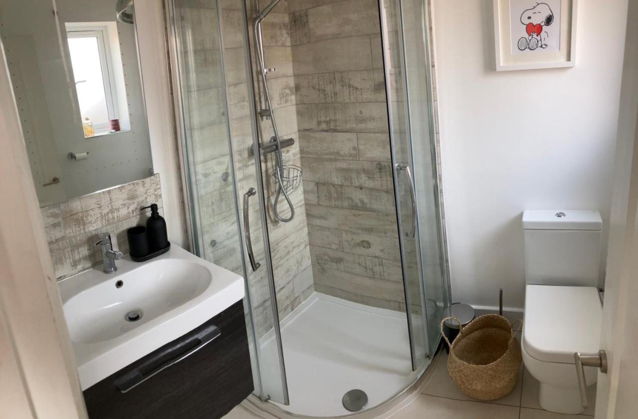 Beautiful 4 Double Bedroom House In Poole With Hot Tub, Near Sandbanks Exteriér fotografie
